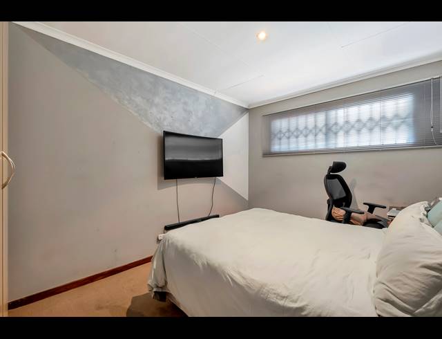2 BEDROOM APARTMENT FOR SALE IN FERNDALE